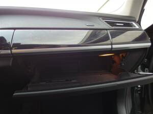 Image 60/95 of BMW 750i (2009)