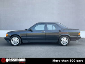 Immagine 4/15 di Mercedes-Benz 190 E 3.2 AMG (1986)