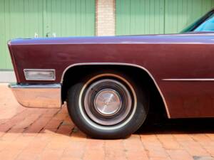 Bild 57/200 von Cadillac Coupe DeVille (1968)