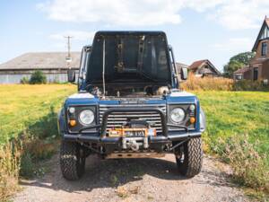 Bild 43/50 von Land Rover 90 (1988)