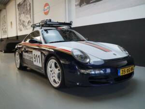 Image 2/50 de Porsche 911 Carrera (2005)