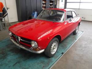 Bild 2/50 von Alfa Romeo Giulia GT 1300 Junior (1972)