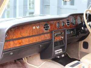 Image 24/37 of Rolls-Royce Silver Shadow II (1978)