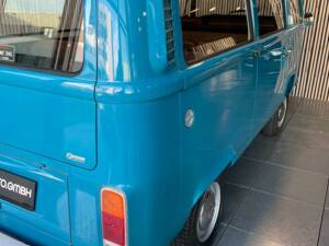 Immagine 28/47 di Volkswagen T2b Kleinbus (1977)