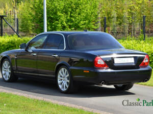 Immagine 3/50 di Jaguar XJ 2.7 D (2008)