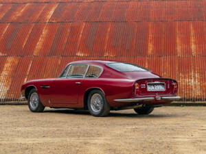 Image 7/30 de Aston Martin DB 6 Vantage (1969)