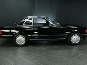 Image 7/30 of Mercedes-Benz 560 SL (1987)
