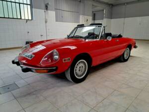 Afbeelding 3/7 van Alfa Romeo 2000 Spider Veloce (1974)