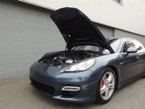 Bild 92/99 von Porsche Panamera Turbo (2009)