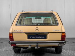 Bild 15/50 von Mercedes-Benz 300 TD Turbodiesel (1980)