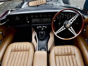 Imagen 44/50 de Jaguar E-Type V12 (1972)