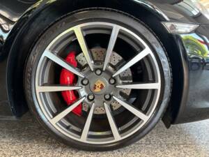 Image 7/20 of Porsche 911 Targa 4 GTS (2015)