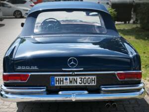 Image 38/39 of Mercedes-Benz 300 SE (1962)
