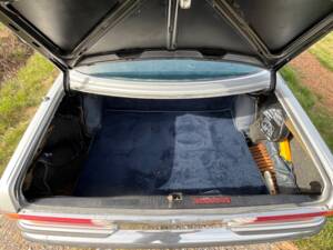 Image 15/17 de Mercedes-Benz 280 SE (1977)