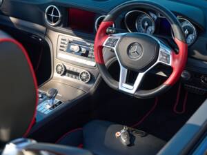 Image 12/50 of Mercedes-Benz SL 400 (2015)