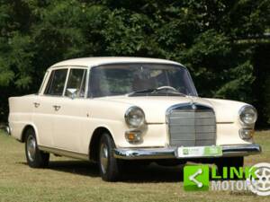 Immagine 2/10 di Mercedes-Benz 200 D (1967)