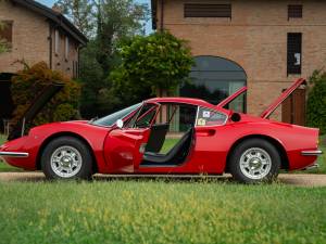 Image 7/50 de Ferrari Dino 246 GT (1970)