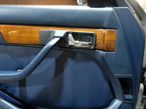 Image 28/31 of Mercedes-Benz 500 SEL (1987)