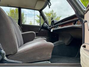 Image 27/47 of Mercedes-Benz 280 SE (1969)