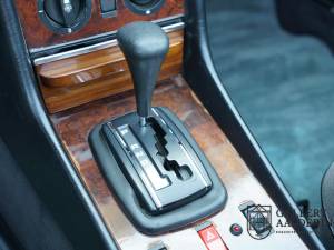 Image 32/50 of Mercedes-Benz 380 SL (1985)