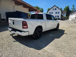 Image 17/62 of Dodge Ram 1500 (2020)