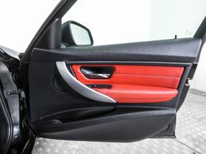 Image 18/50 of BMW 328i (2012)