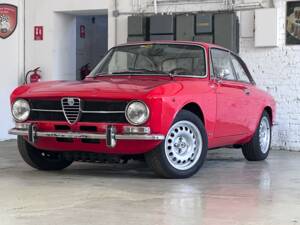 Bild 3/63 von Alfa Romeo Giulia 1300 GT Junior (1973)