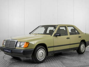 Image 1/50 de Mercedes-Benz 200 D (1986)