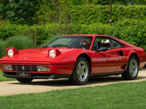 Image 11/50 de Ferrari 208 GTB Turbo (1987)