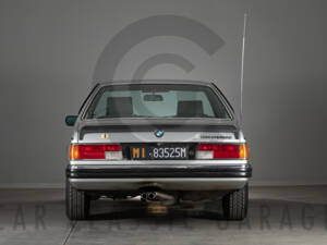 Image 5/19 of BMW 635 CSi (1984)