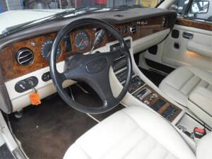 Image 23/50 of Bentley Turbo R (1990)