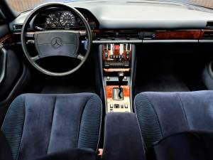 Immagine 50/84 di Mercedes-Benz 560 SEL (1987)
