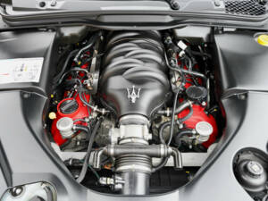 Image 11/50 of Maserati GranTurismo Sport (2013)