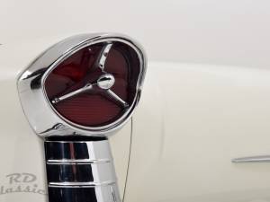 Image 39/50 of Oldsmobile Super 88 Convertible (1957)