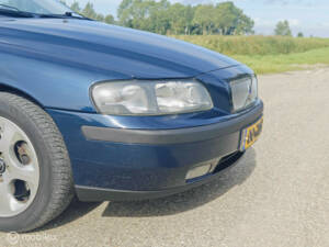 Image 5/32 of Volvo V 70 T5 (2002)