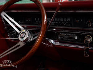 Image 29/41 of Buick Le Sabre Convertible (1966)