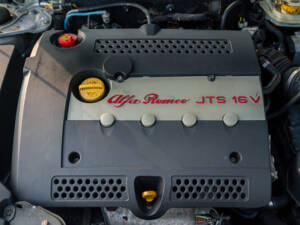 Immagine 45/46 di Alfa Romeo GTV 2.0 JTS (2003)