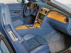 Image 17/20 of Bentley Continental GTC (2010)