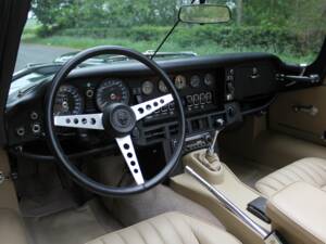 Image 8/18 of Jaguar Type E V12 (1973)