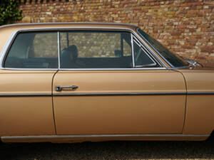 Image 42/50 of Mercedes-Benz 250 CE (1972)