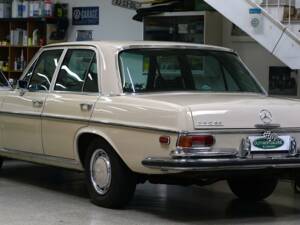 Immagine 8/27 di Mercedes-Benz 280 SE 4,5 (1971)