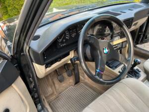 Image 7/19 de BMW 528i (1983)