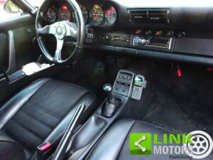 Image 4/10 of Porsche 911 Carrera 4 (1991)
