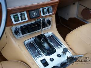 Immagine 37/50 di Jaguar XJ 6 L 4.2 (1975)