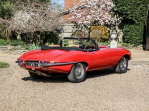 Immagine 35/42 di Jaguar E-Type (1968)