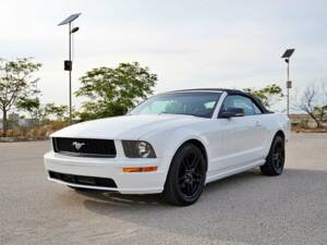 Image 2/7 de Ford Mustang V6 (2006)