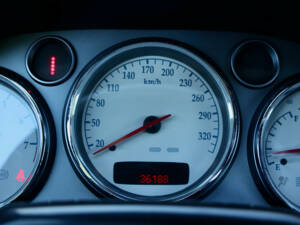 Immagine 7/50 di Aston Martin V12 Vanquish (2002)