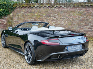 Image 2/50 of Aston Martin Vanquish Volante (2014)