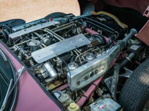 Image 26/35 of Jaguar E-Type V12 (1974)