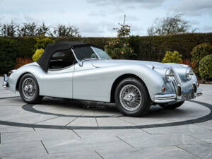 Image 3/13 de Jaguar XK 140 SE OTS (1956)